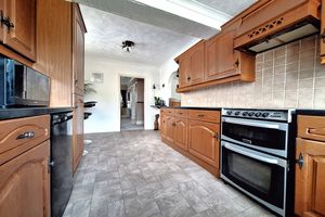 Kitchen- click for photo gallery
